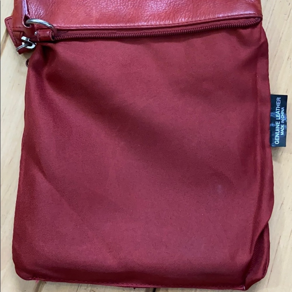 Small Red Leather Fossil Bag - Picture 11 of 16